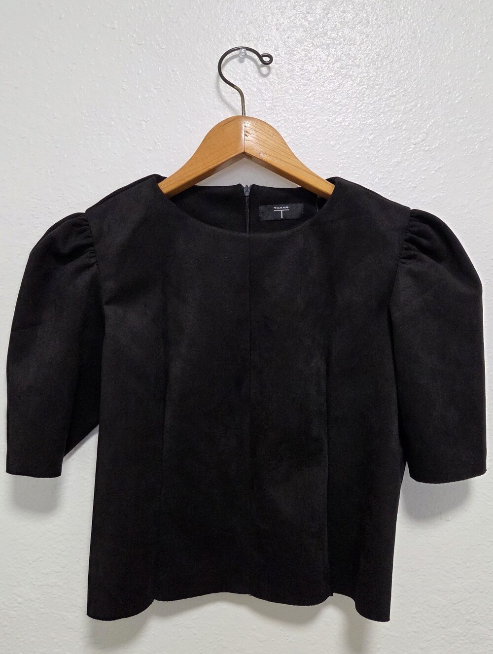 Tahari Crop Puff Short Sleeve Faux Leather Top Size Large
